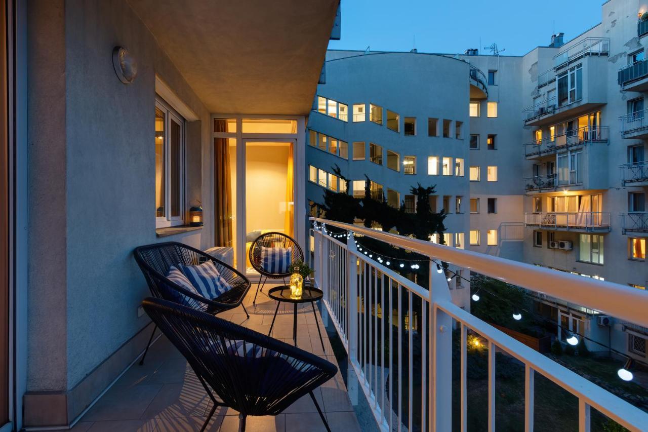 Stylish And Colorful With Balcony Appartement *