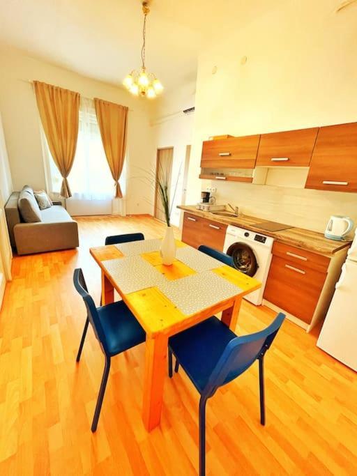 Spacious Flat Lejlighed *