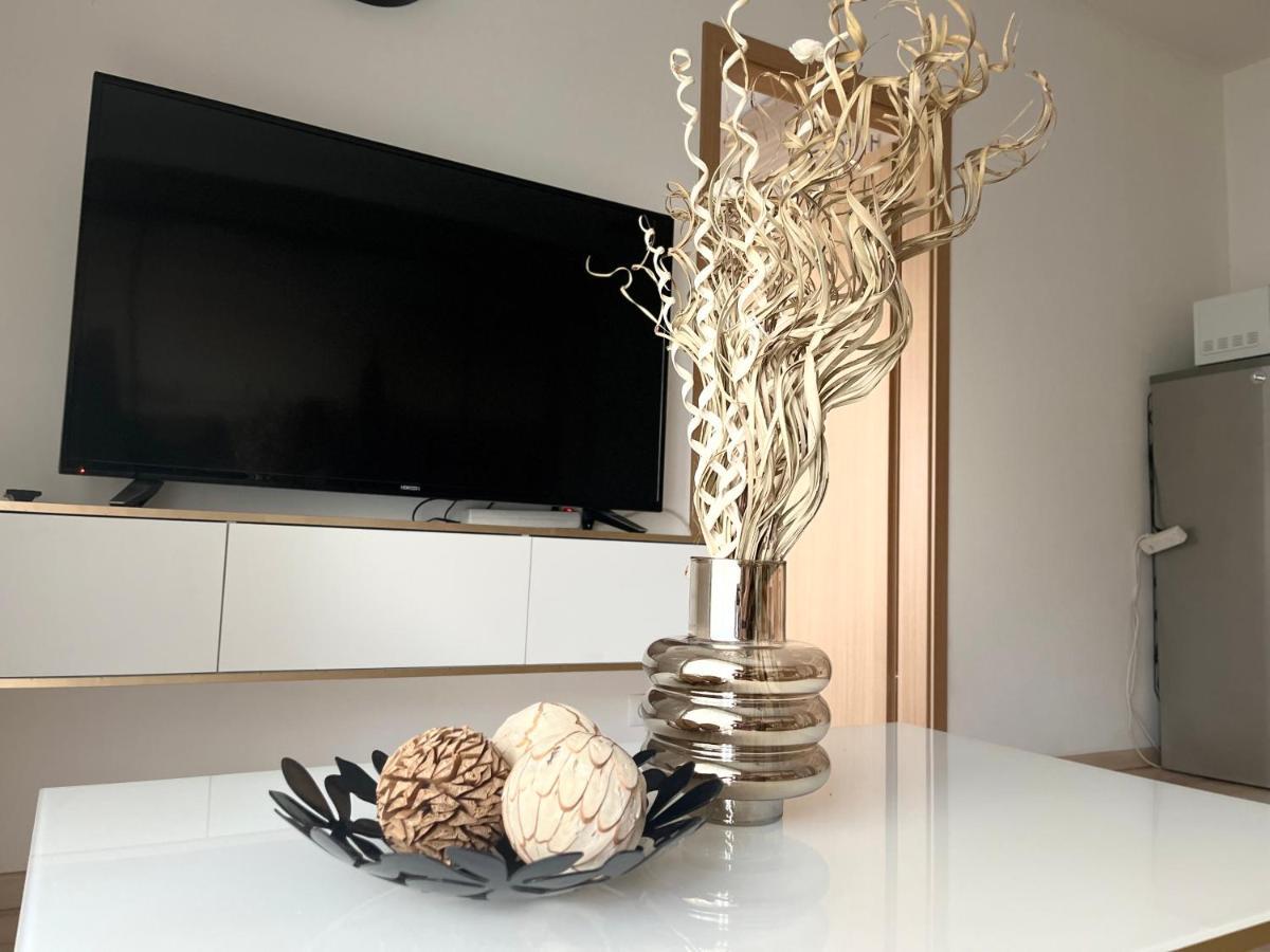 Corvin Promenade Crystal Apartamento Budapest