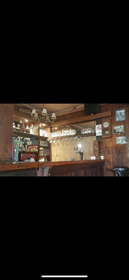 Texas Pub & * Budapest