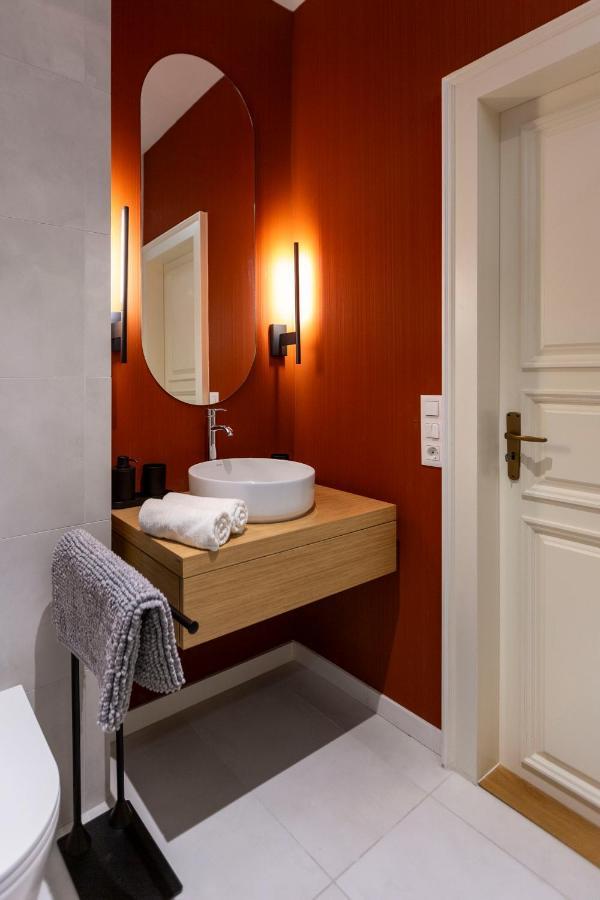 Luxurious Minimalist With Sauna By Prestige Homes * Budapest