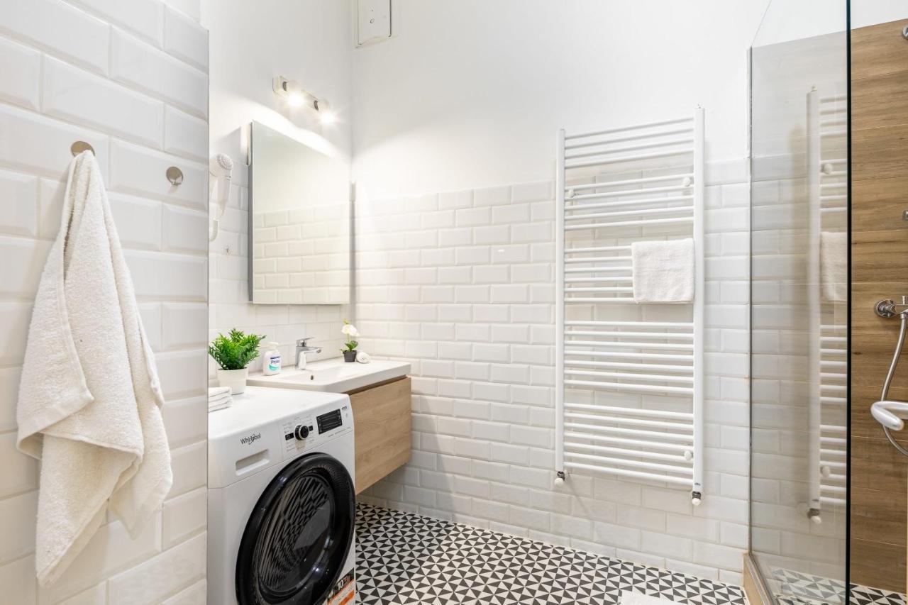 Extreme - New - Lively Neighbourhood Apartment