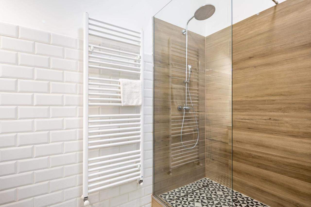 Extreme - New - Lively Neighbourhood Apartment