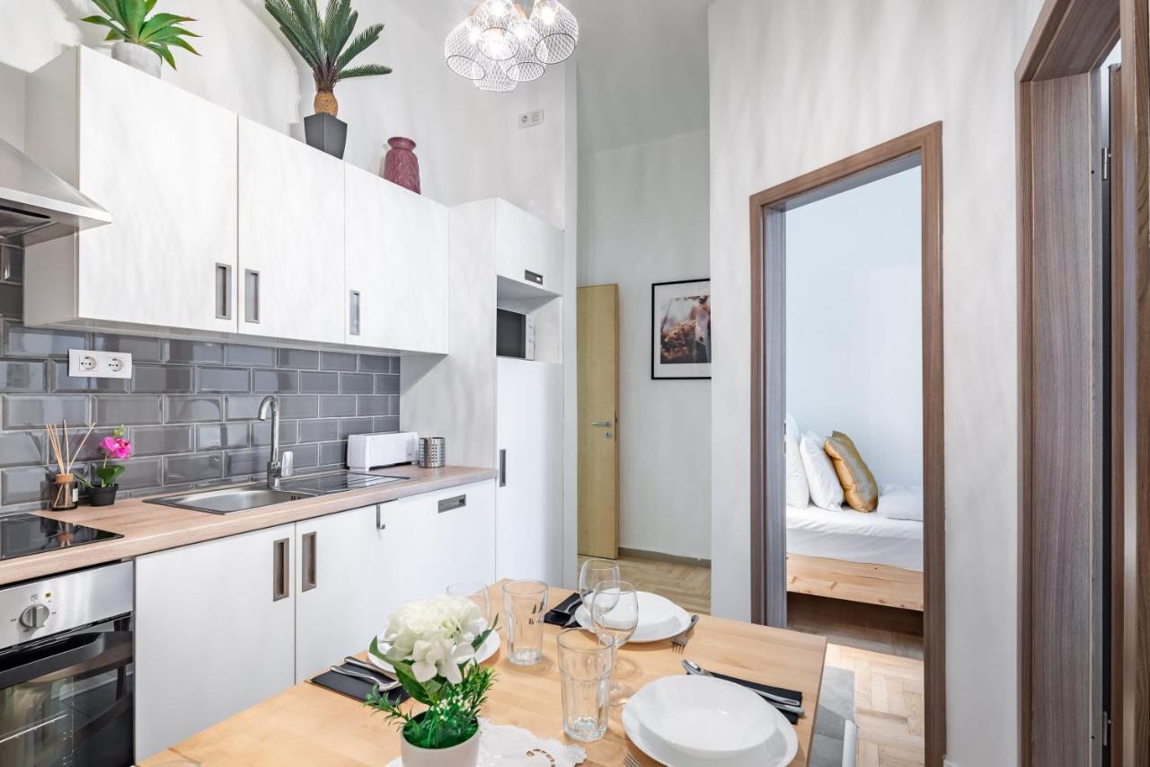 Extreme - New - Lively Neighbourhood *