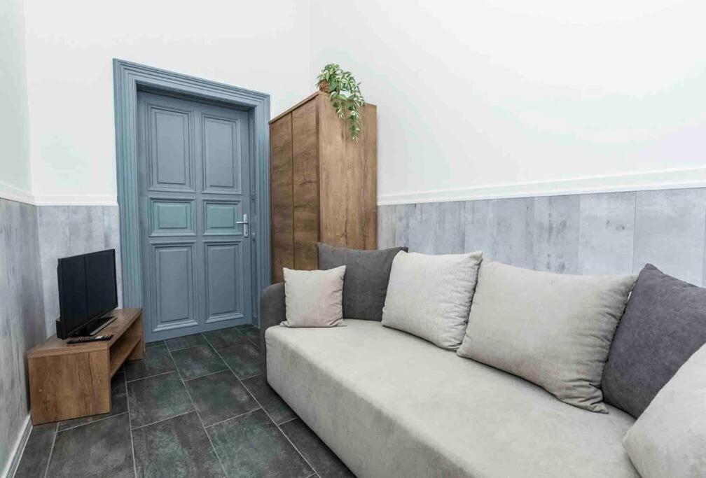 D3 Basilica Luxury Spacious Free Parking For 1 Car *