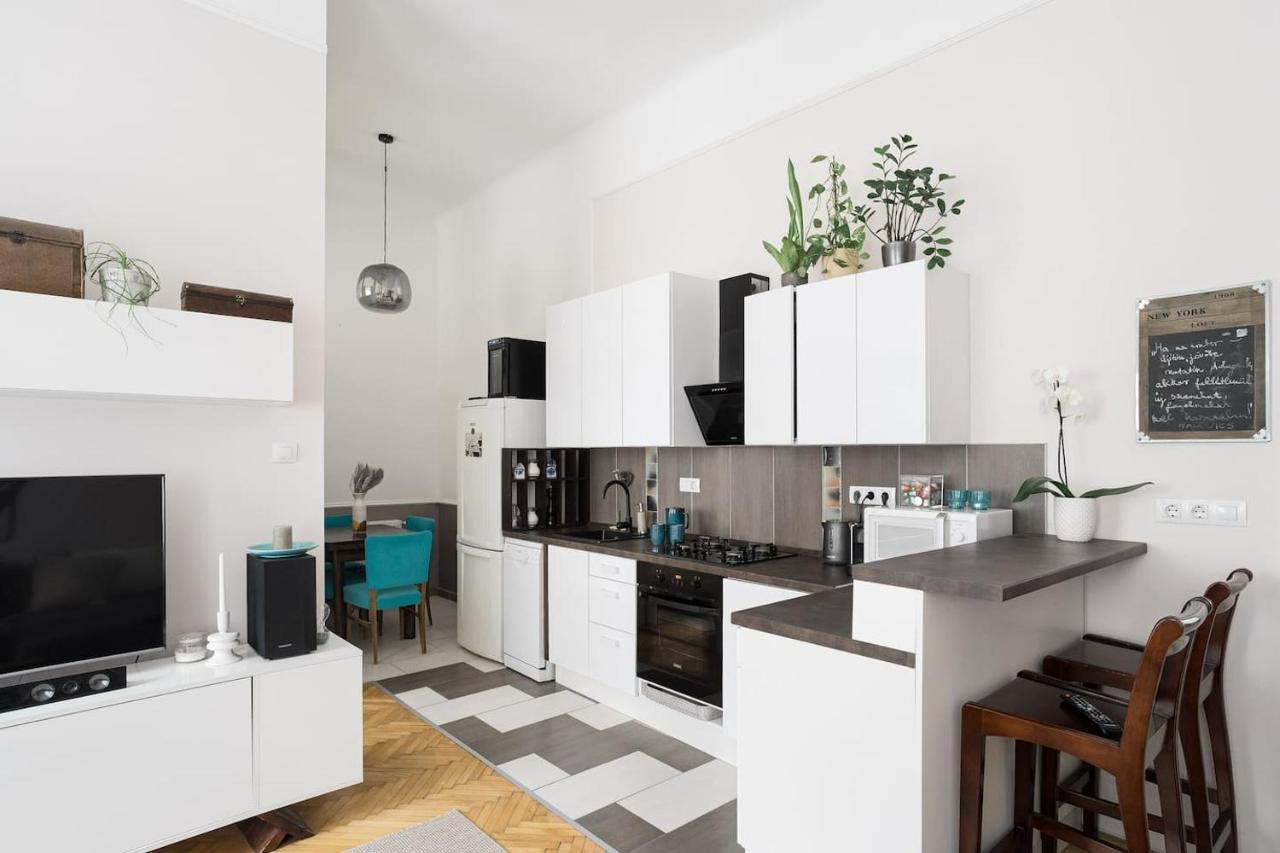 Sunrise Lounge Corvin 63m2 Ac Budapest
