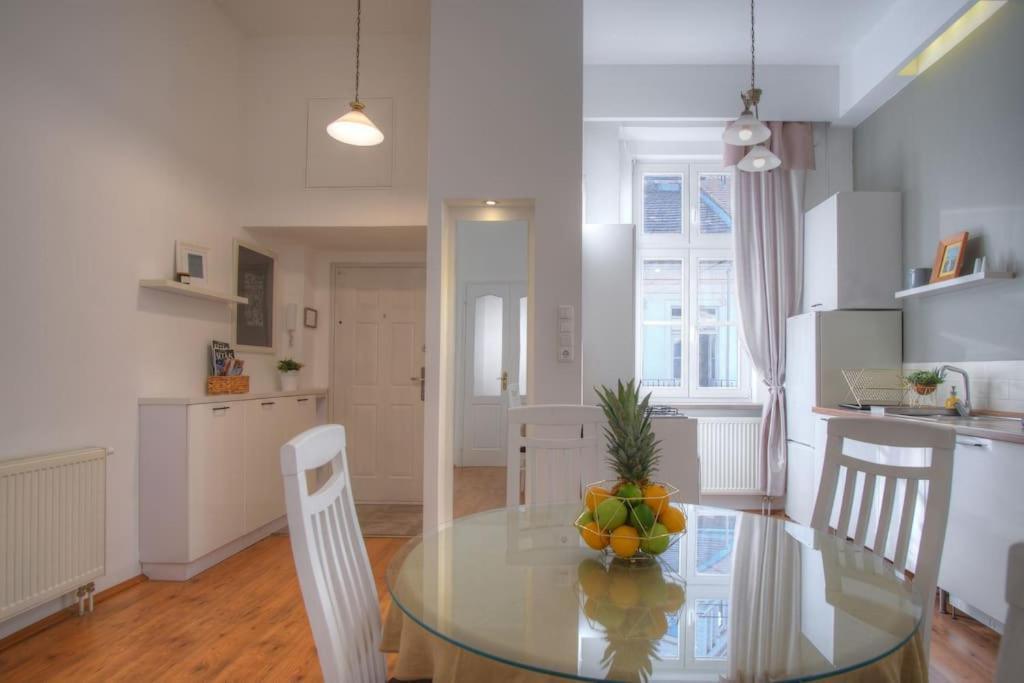 Castlehill1011- Free Parking And Ac In The Inner Apartament *