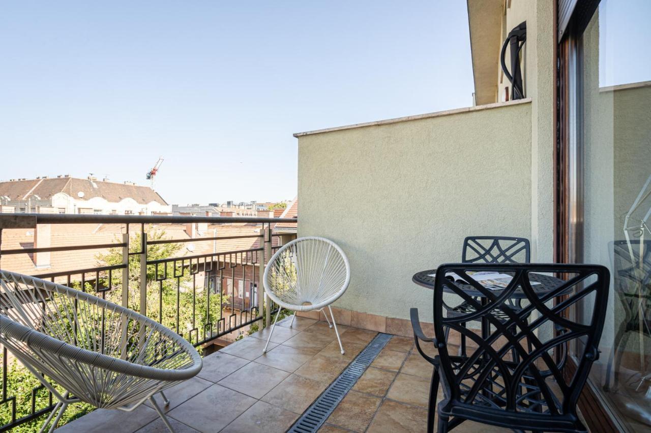 Panoramic Penthouse With Rooftop Terrace & Parking For 2 Cars Budapest