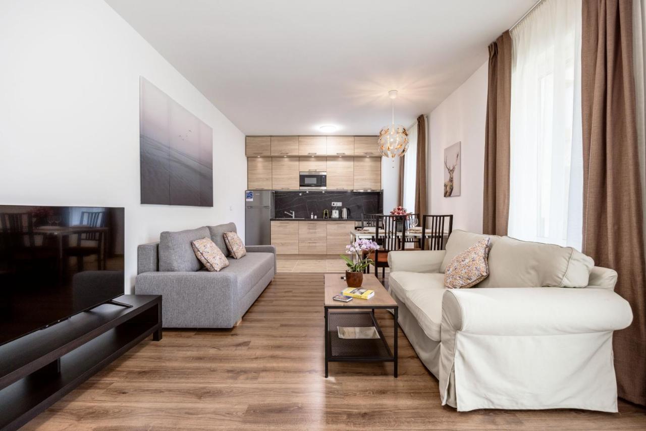 211 / 1 Bedroom / Modern In Center *