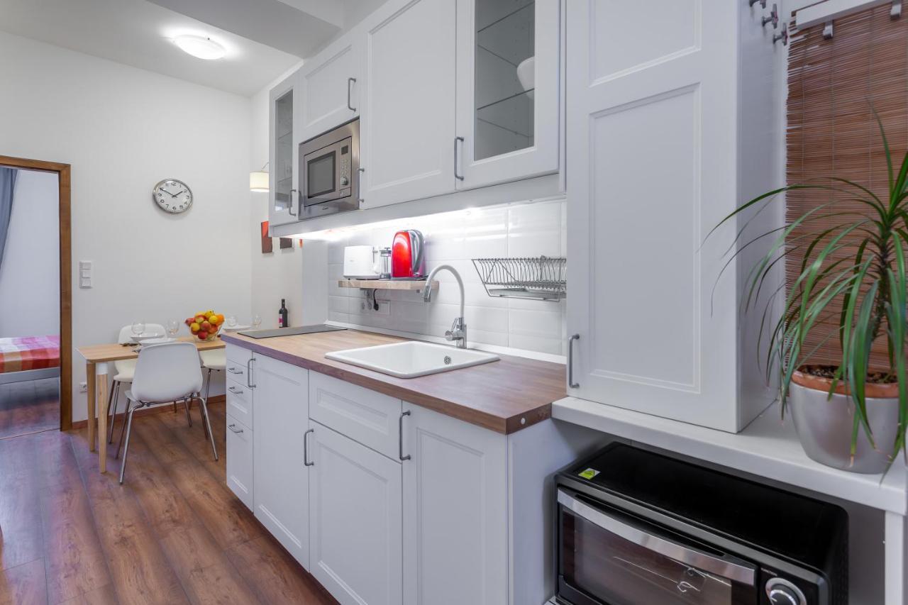 Apartment Avenue *