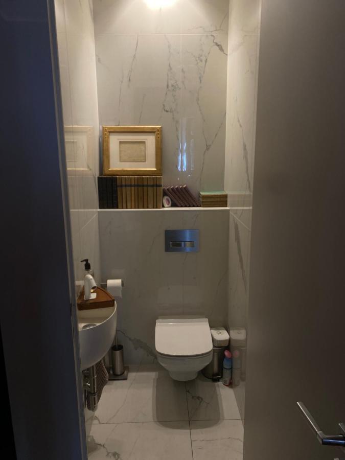 Clark Apartman