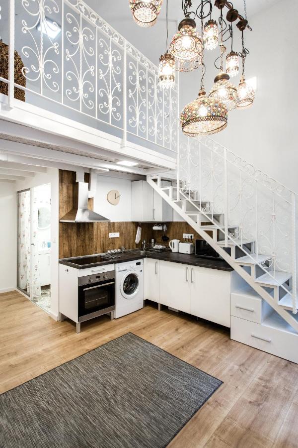 The Little Castle In Downtown Apartment *