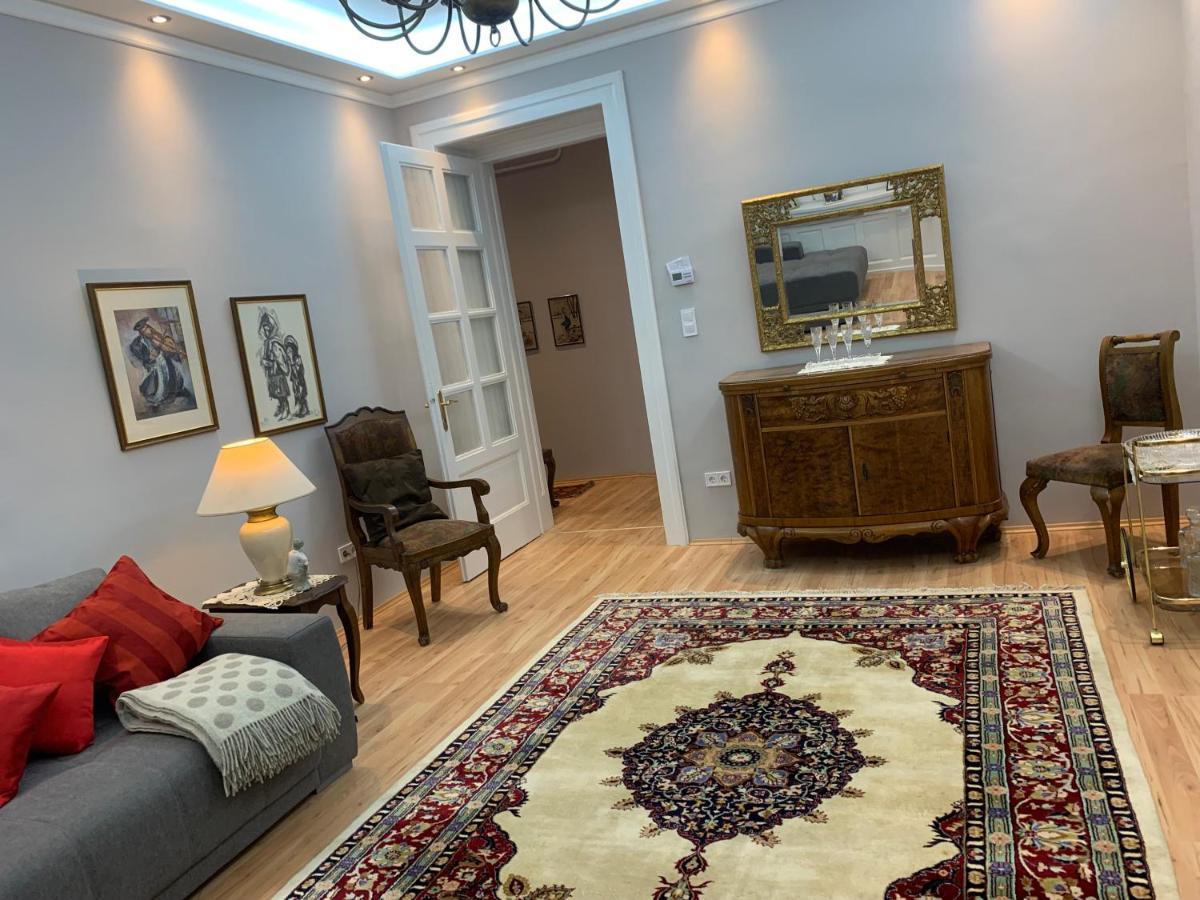 Appartement Budapest, Graf Teleki Laszlo
