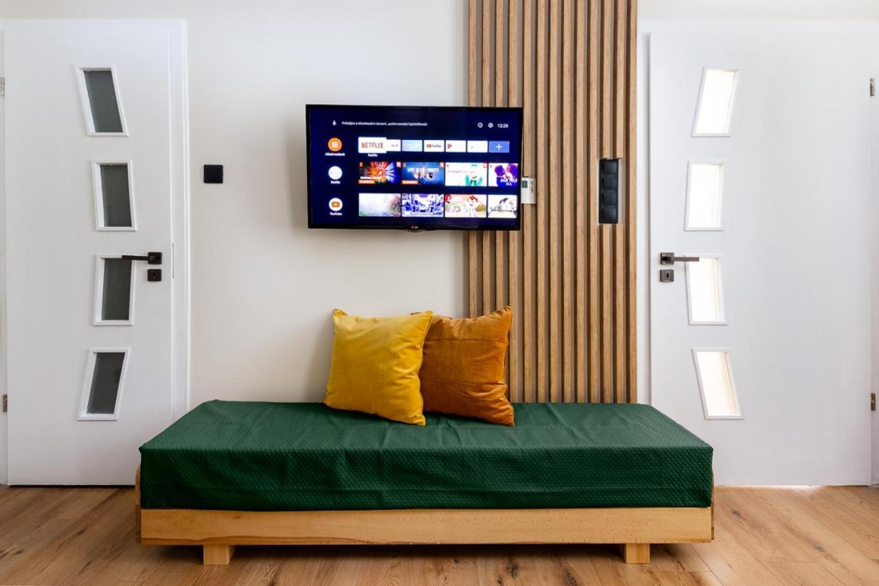 Stylish And Comfortable Downtown
