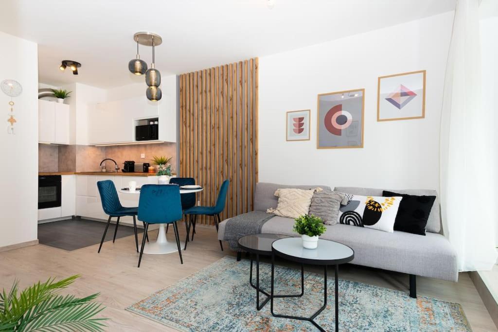 Chic206 Retreat: Modern 1br Gem With Balcony By Nw * Budapešť