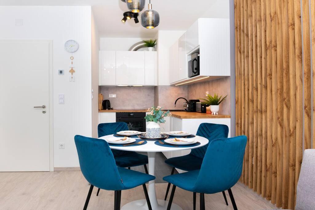 Chic206 Retreat: Modern 1br Gem With Balcony By Nw * Budapešť