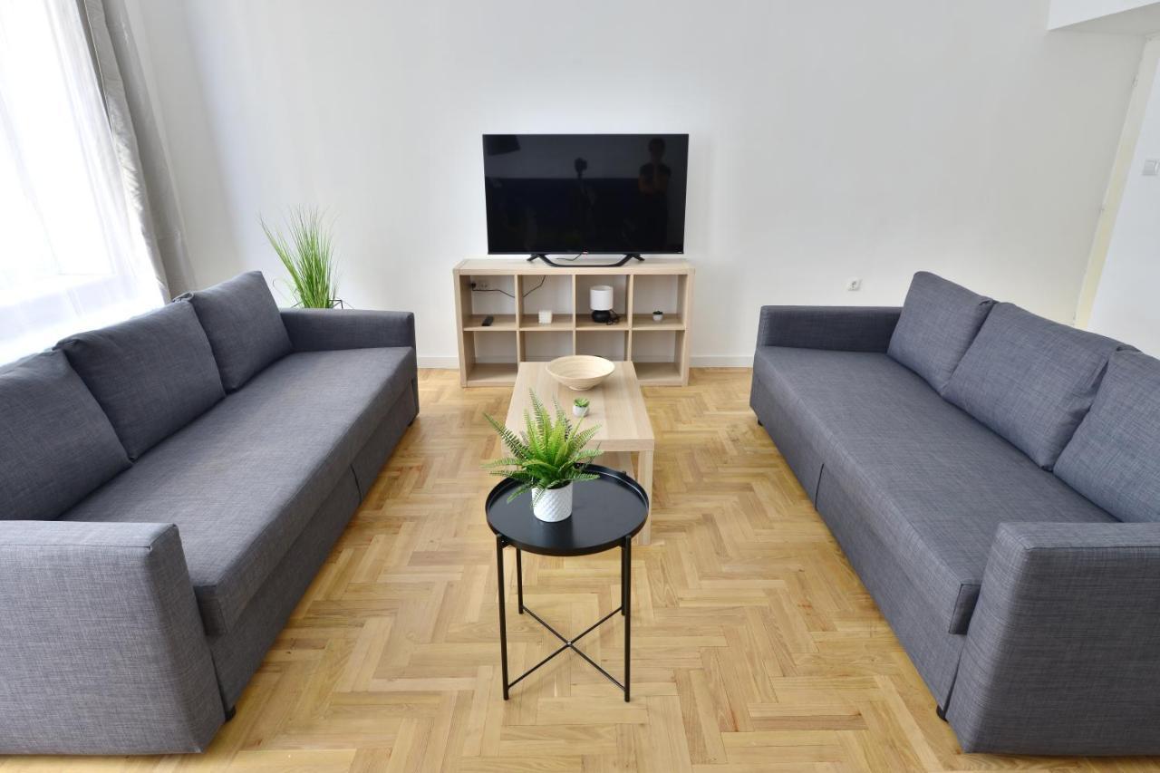 Central Newly Built Apartment, Aradi Lägenhet