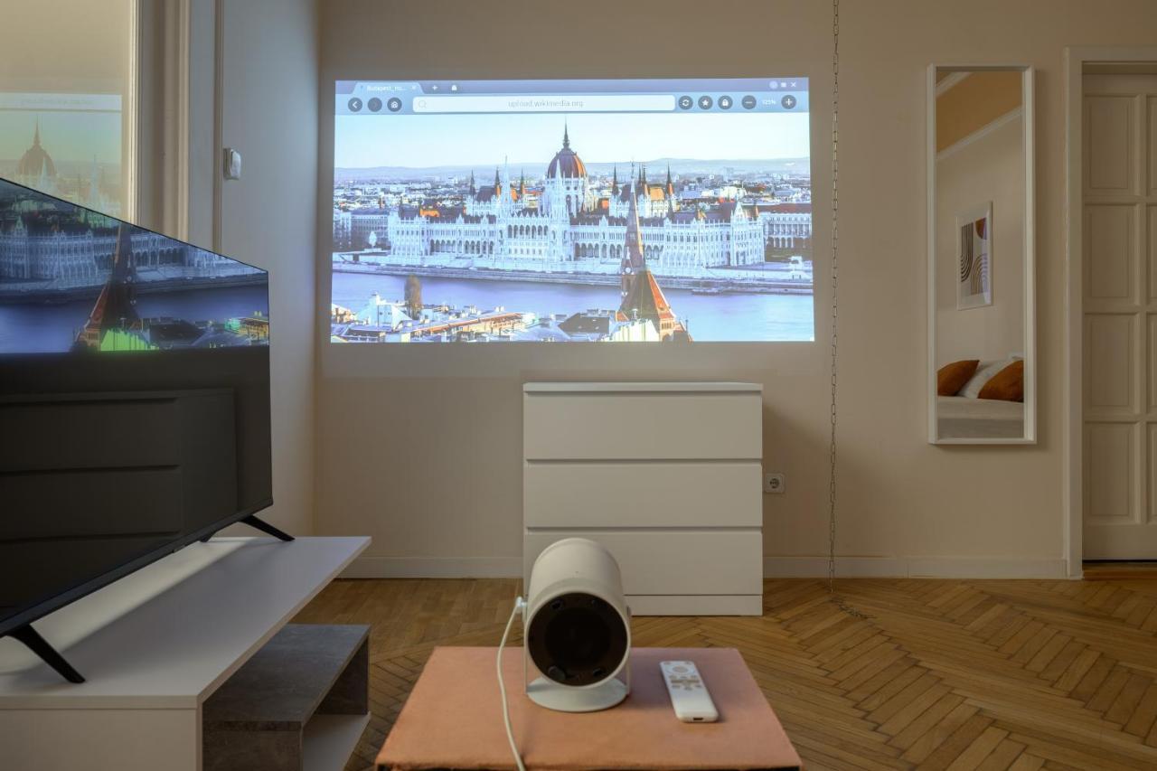 Apartment Seasons La Famiglia Budapest