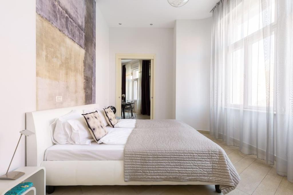 Designer Dream With Balcony At Vaci Street Apartament Budapeszt