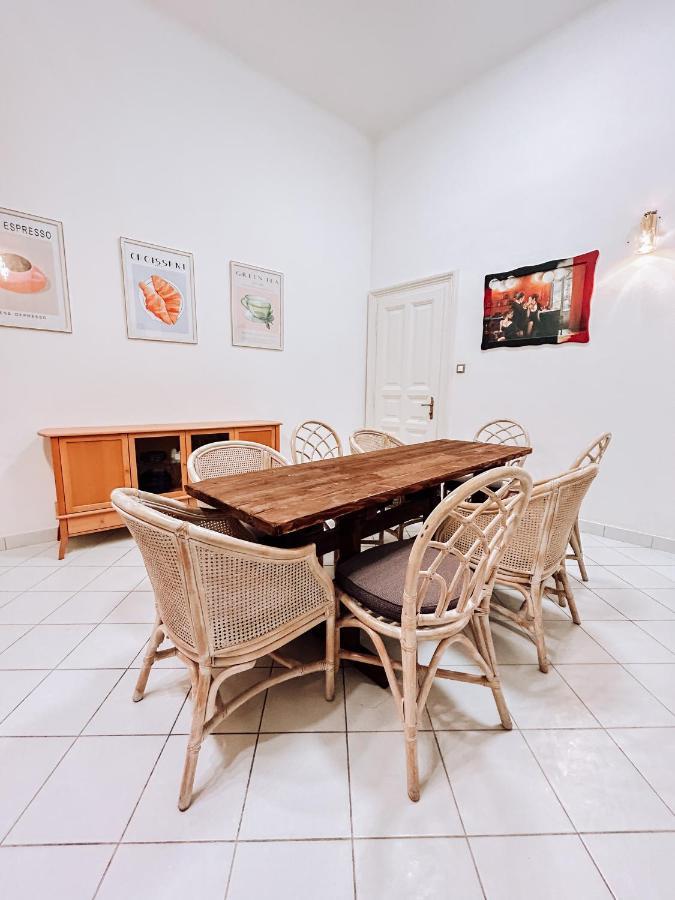 Pd Apartment *
