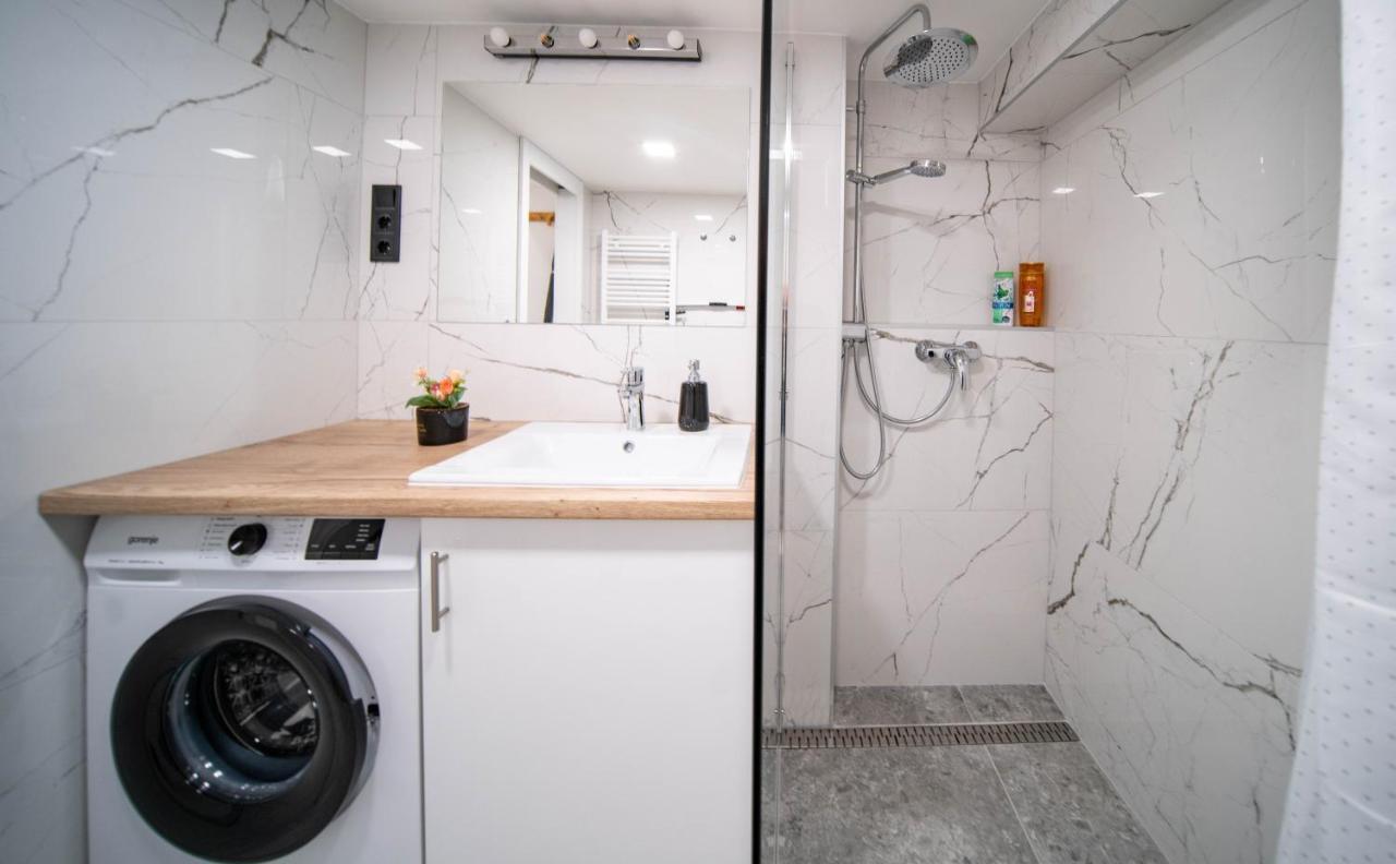 Free Parking Basilica Leo's - Ac, Wi-fi, Smart Tv Apartamento *