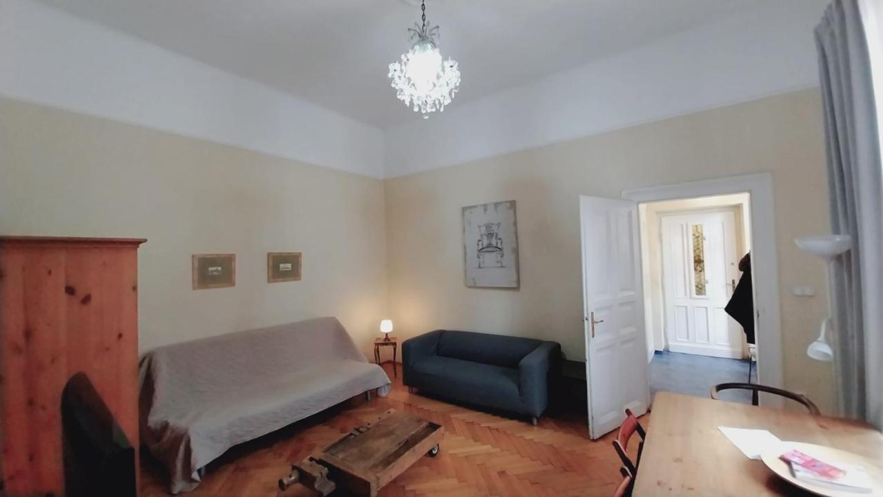 Apartment For Long-term, Budget! Szondi
