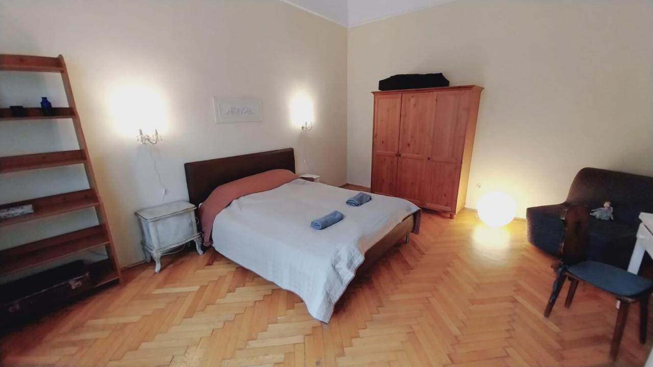 For Long-term, Budget! Szondi Apartment