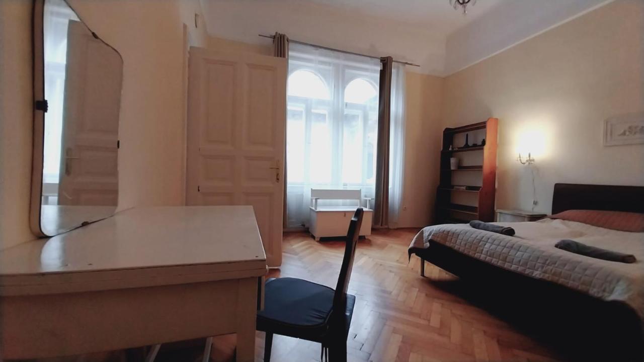 For Long-term, Budget! Szondi Apartment *