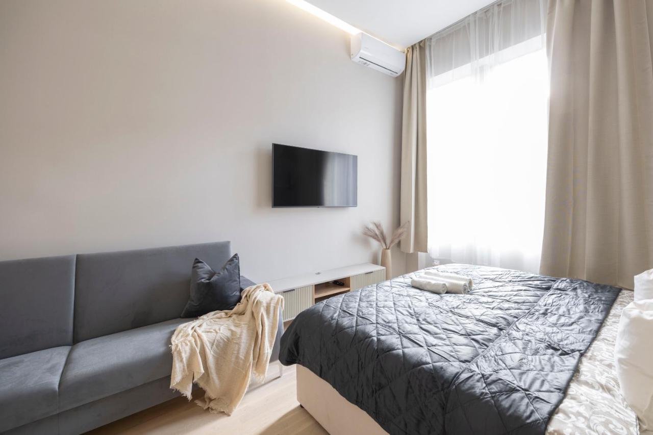 Apartment Luxurious & Spacious With Balcony *