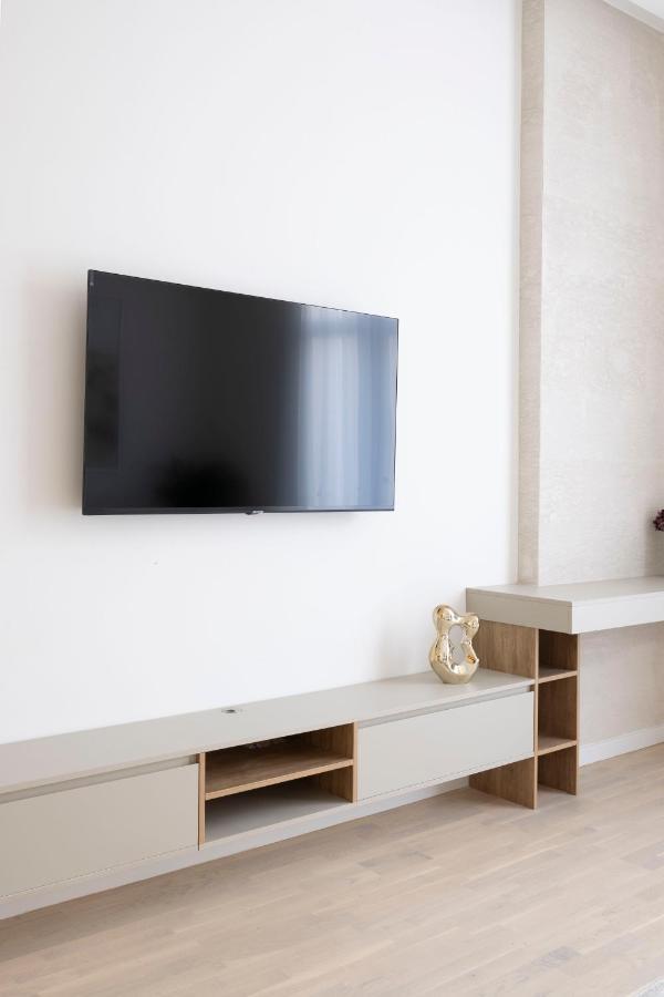Luxurious & Spacious With Balcony * Budapest