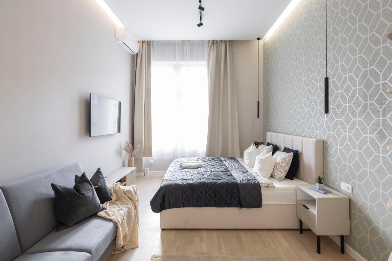 Apartment Luxurious & Spacious With Balcony
