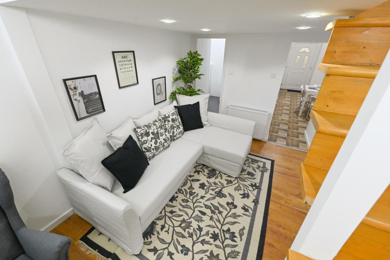 Charming In Damjanich Str., Lucas Appartamento