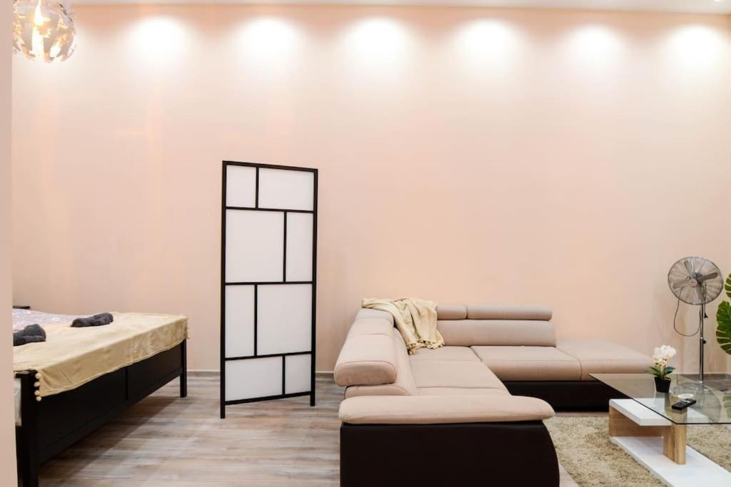 Cute Romance At Anker Koez Apartamento Budapest