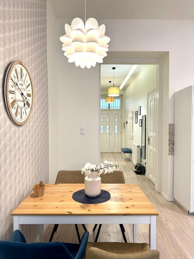 Luxury Huge - 92m2 - 3 Bedrooms - 3 Air Conditioners - Free Garage!!! Apartamento
