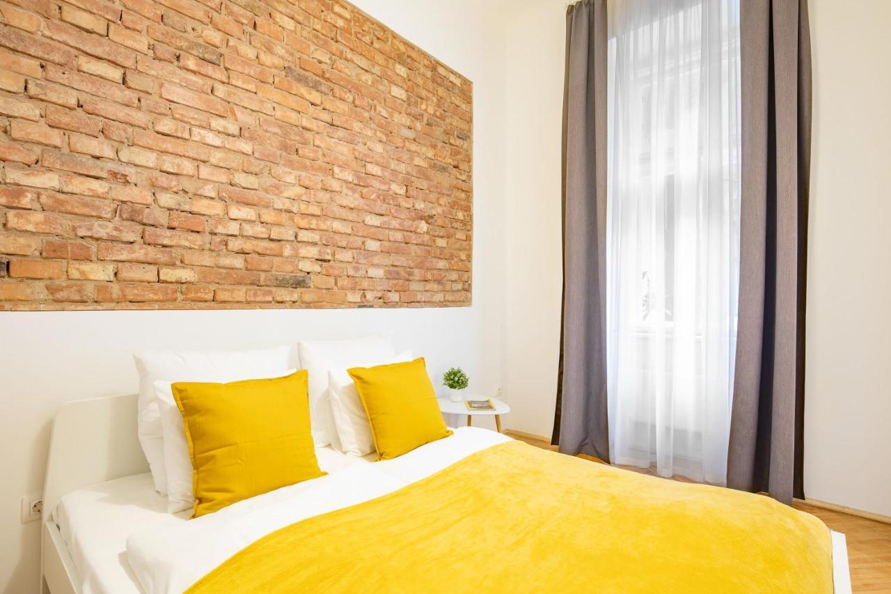 Quiet Comfort - Buda *
