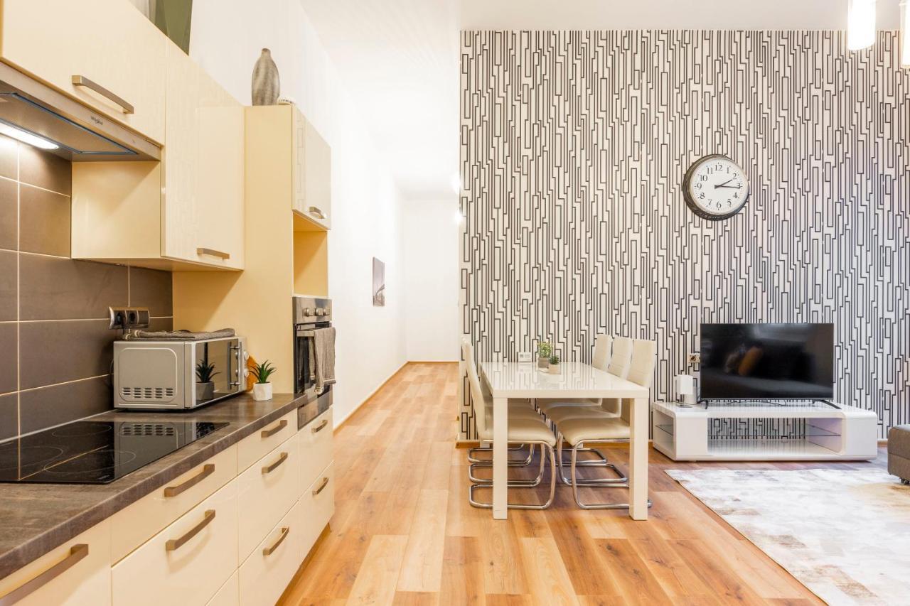 Spacious & Cozy W/ Terrace Apartmán Budapešť