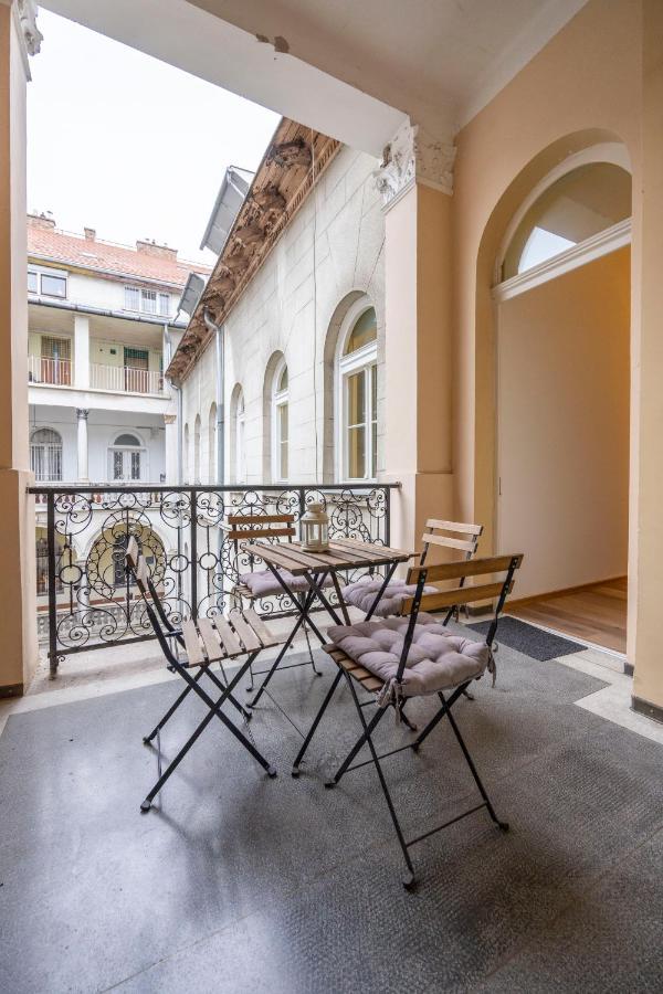 Spacious & Cozy W/ Terrace *