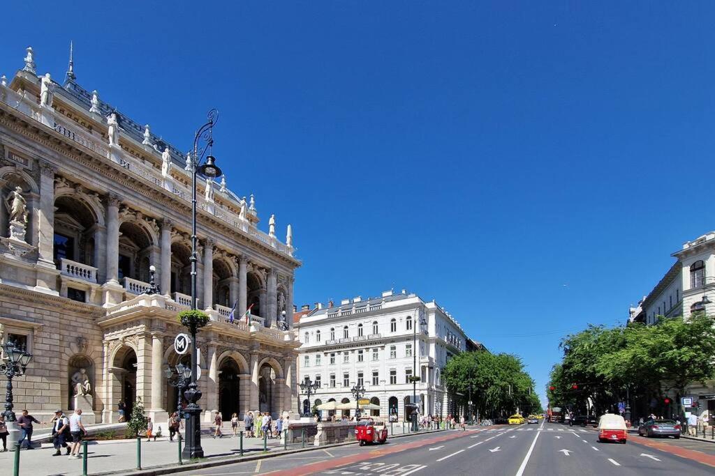 Venus - Opera Location *