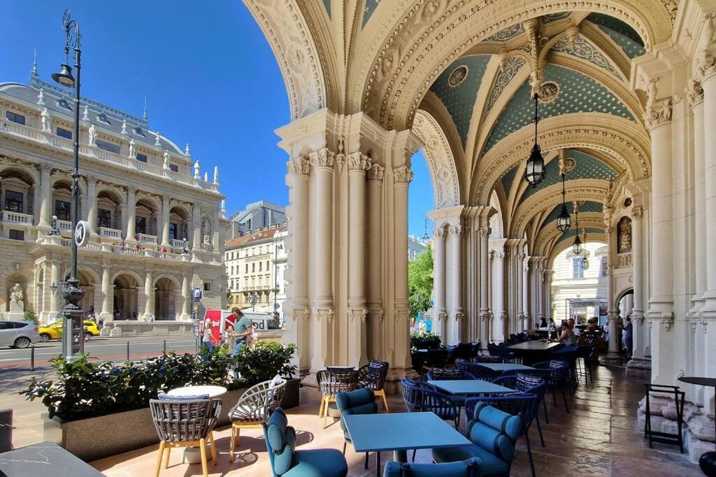 Venus - Opera Location *