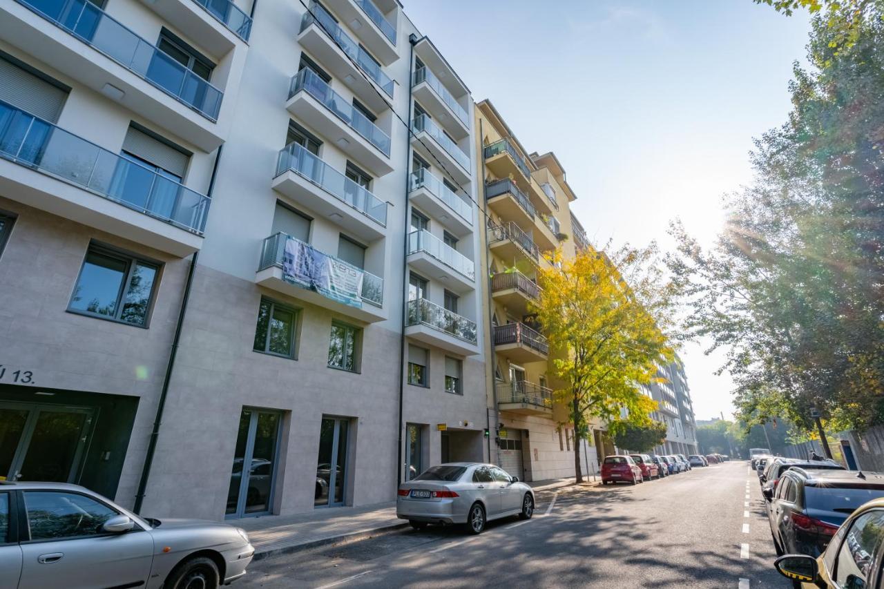 Fox Premium & Free Private Parking Budapest