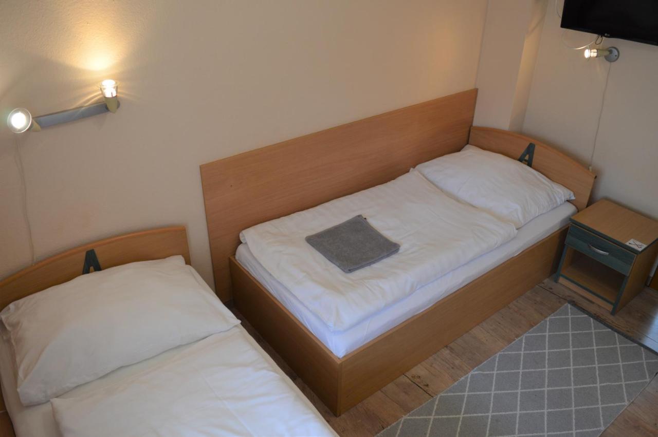 Alfréd Panzió Bed and breakfast