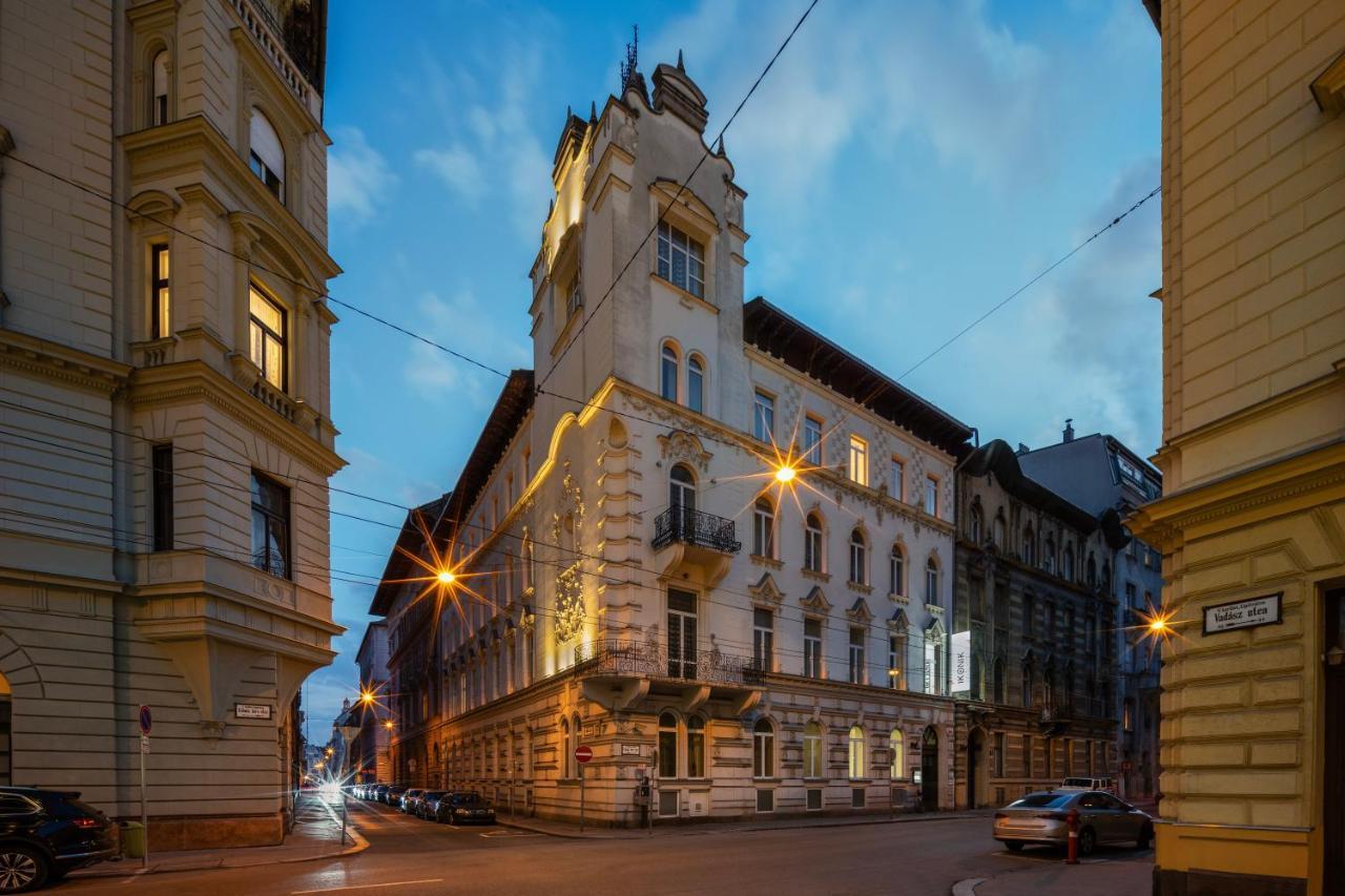 Hotel Ikonik Parlament