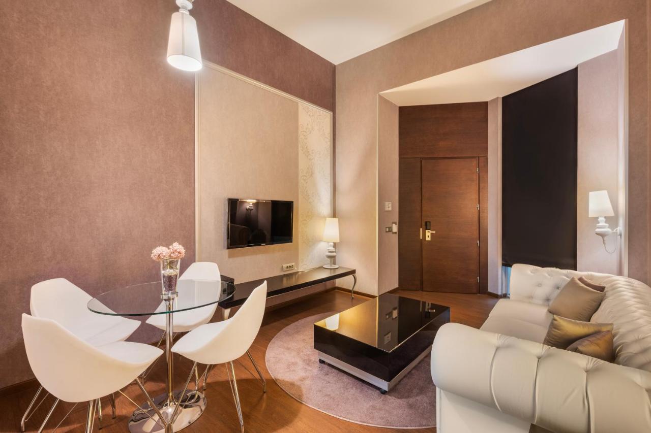 Ikonik Parlament Hotel 4*