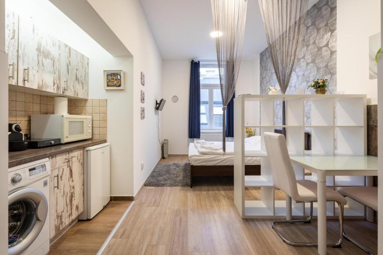 Silver In The City Centre Apartment
