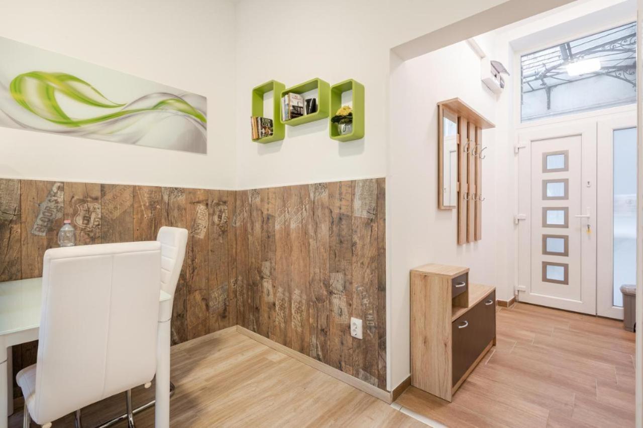 Silver In The City Centre Apartment Budapest