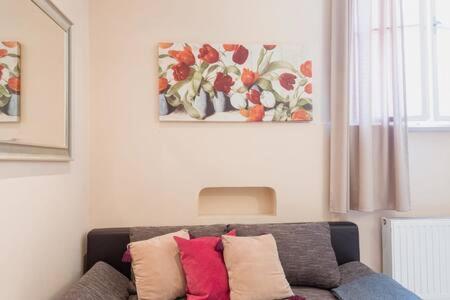 Apartment Charming Flat In The Center Budapest