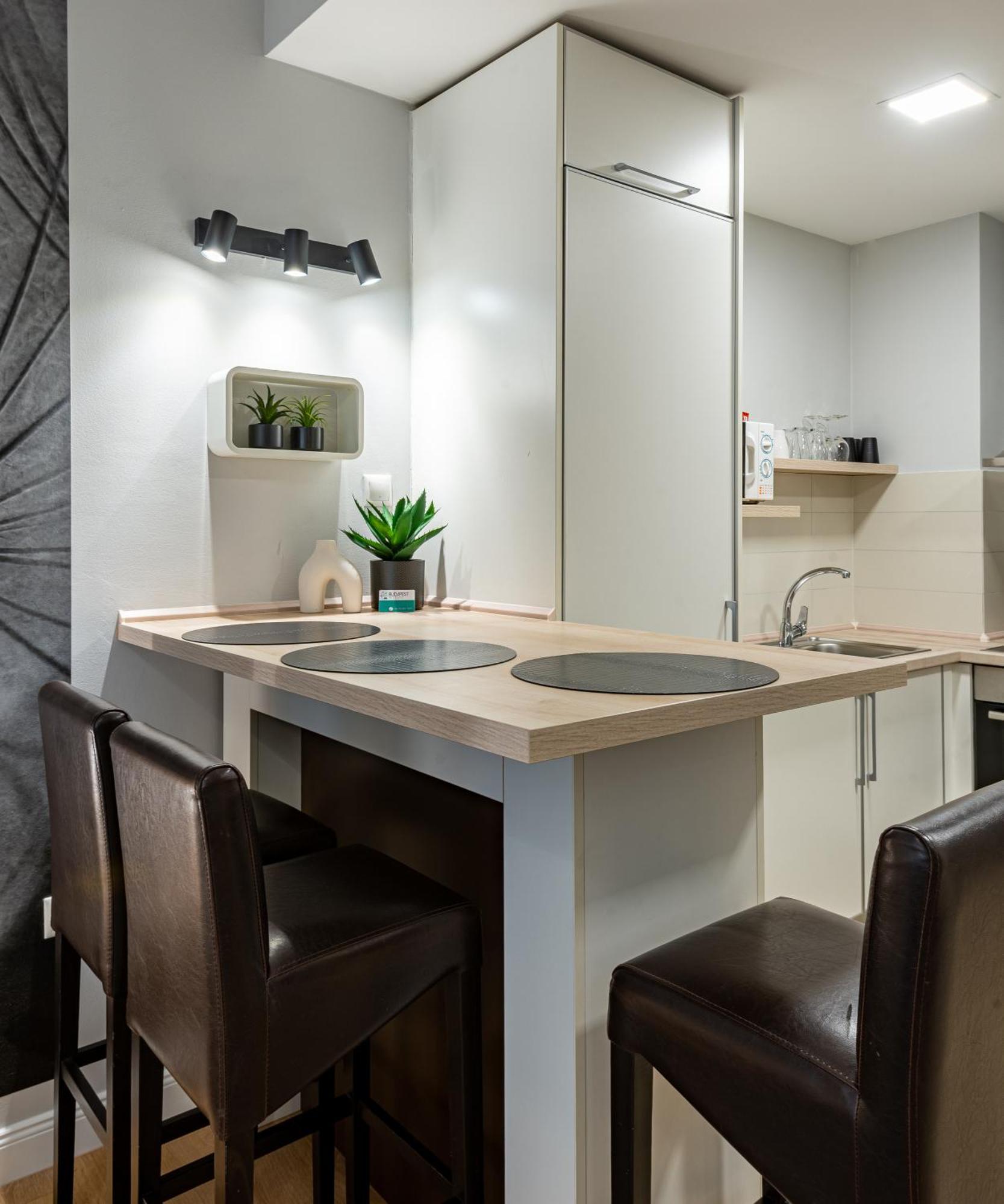 Appartement Holidays & *