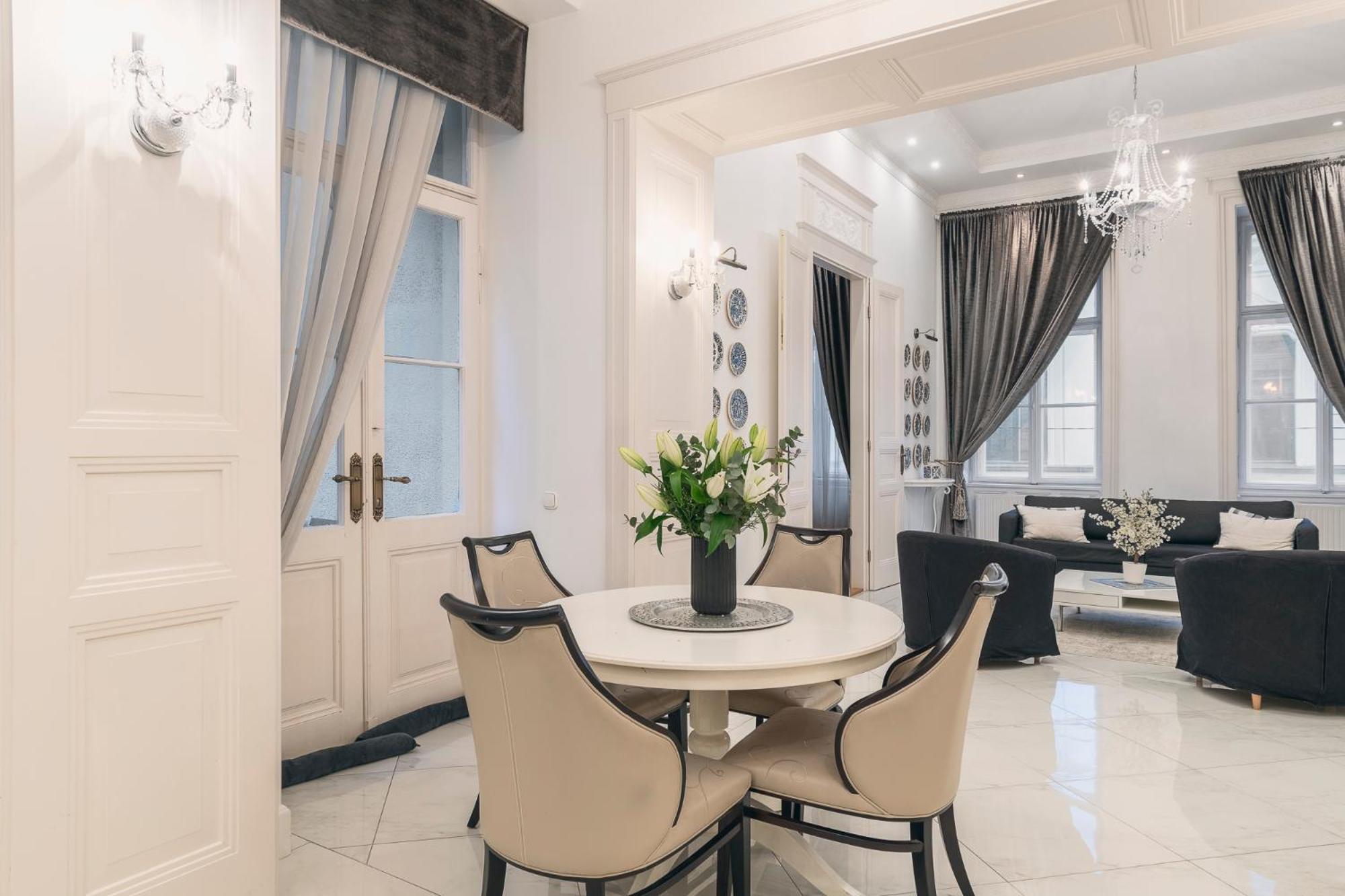 Basilica Palace Apartman