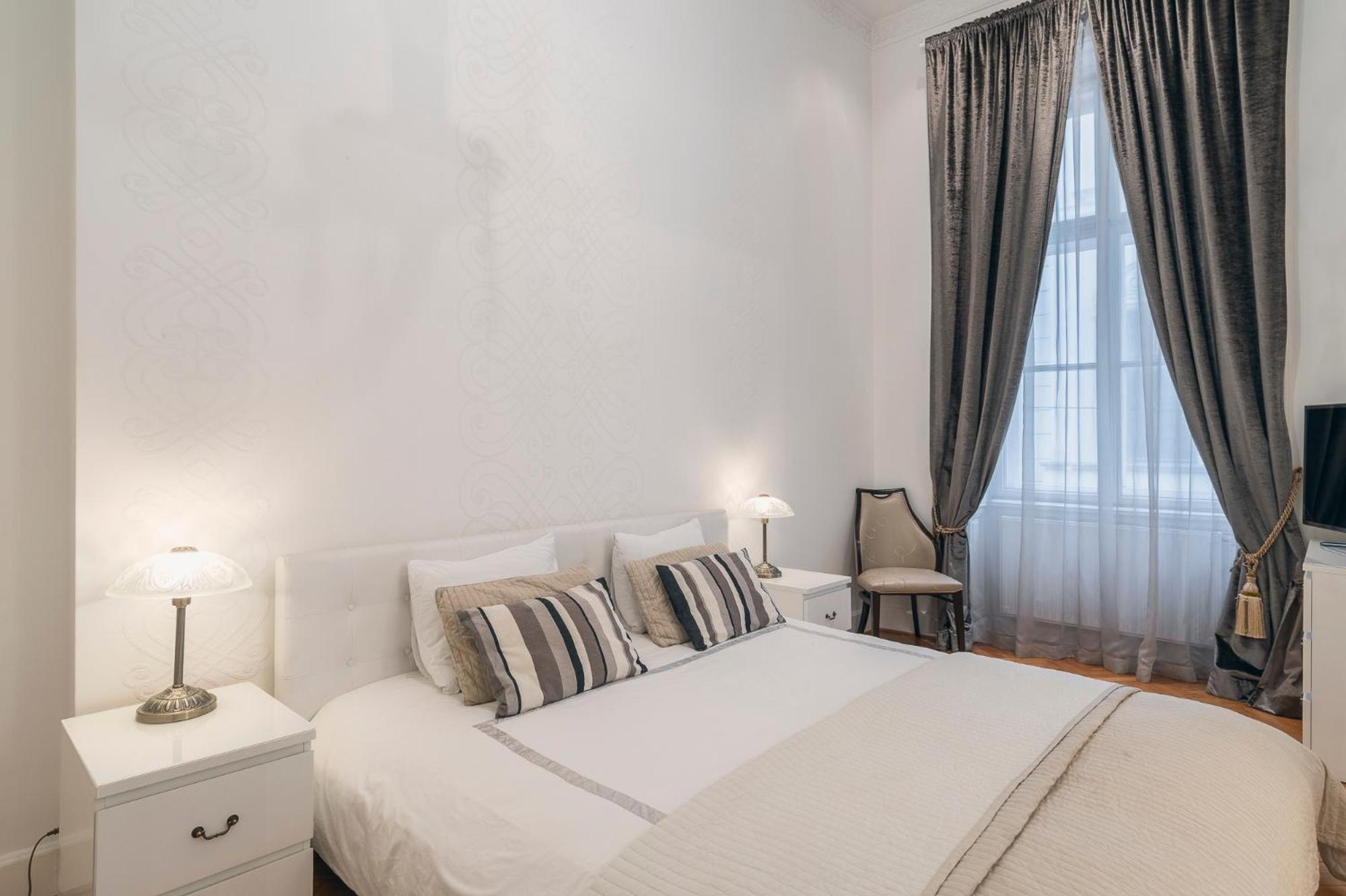 Basilica Palace Apartman *