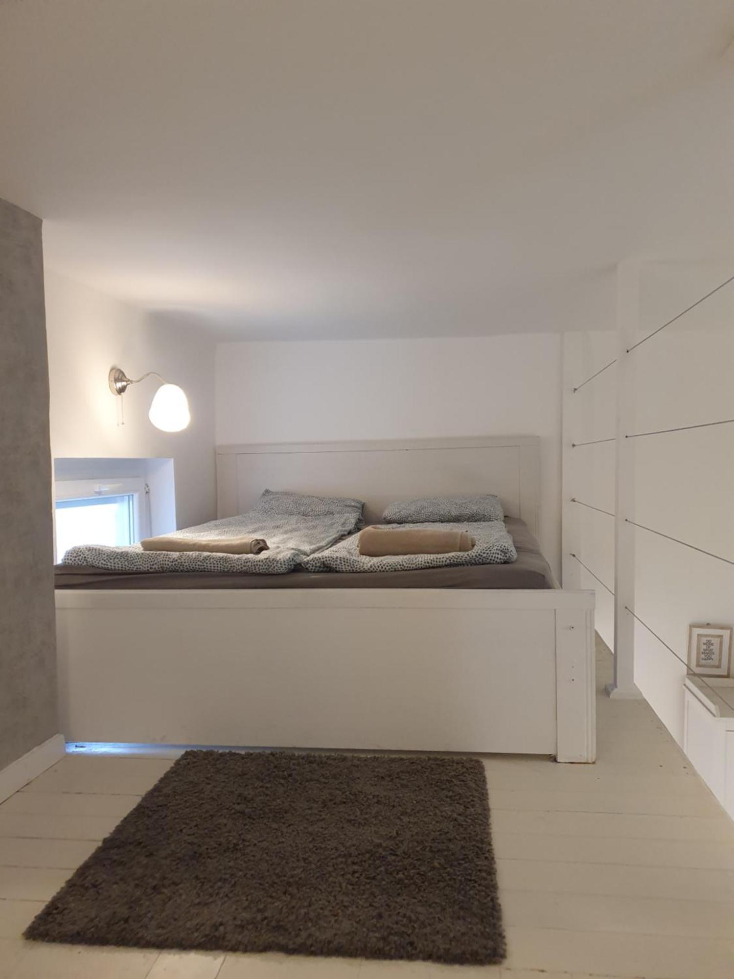 Vintage Near Boulevard With Ac After Renovation